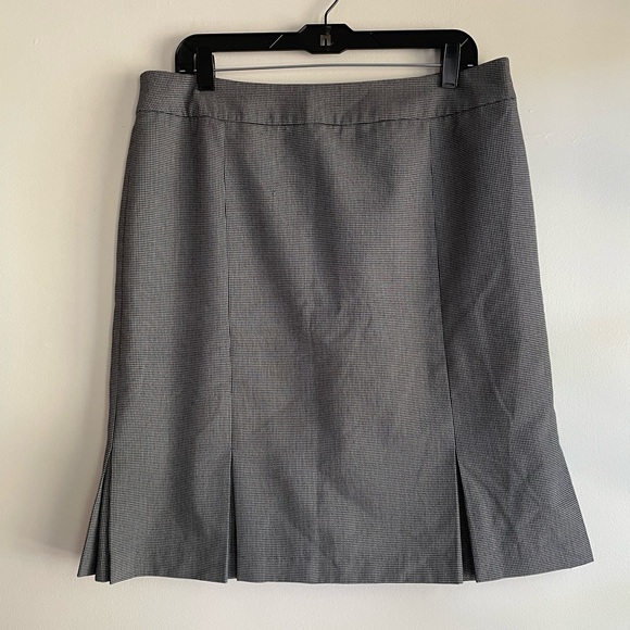 Jones New York Dresses & Skirts - Jones New York Black and White Checkered Pleated Skirt Size 14